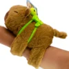 Capibara Peluche Brazalete Pulsera Movimiento Colita Sonido Marrón
